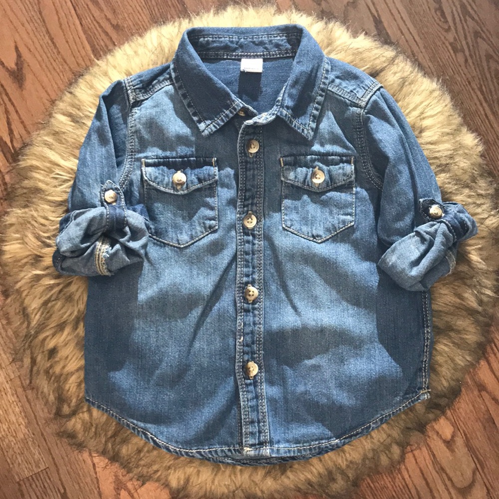 Old Navy Denim Button Down Shirt. Size 2T.